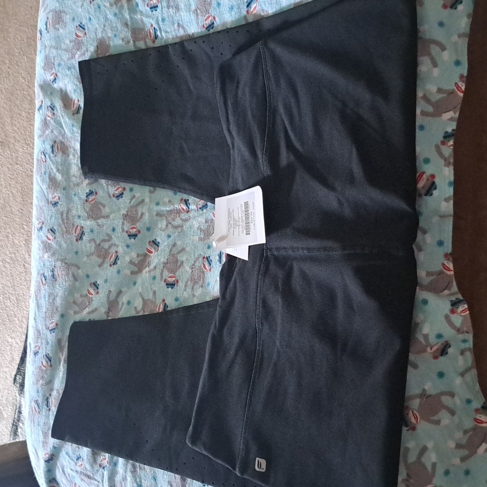 Fabletics Angela Capri